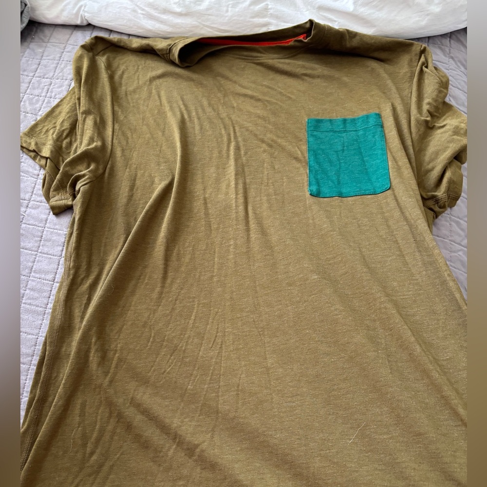 Cotopaxi Men's Olive Green large T-Shirt with Teal Pocket worn once